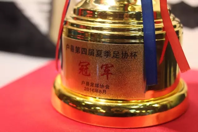 曼联利兹联转会争夺战，对方俱乐部立即回应1.8亿元报价